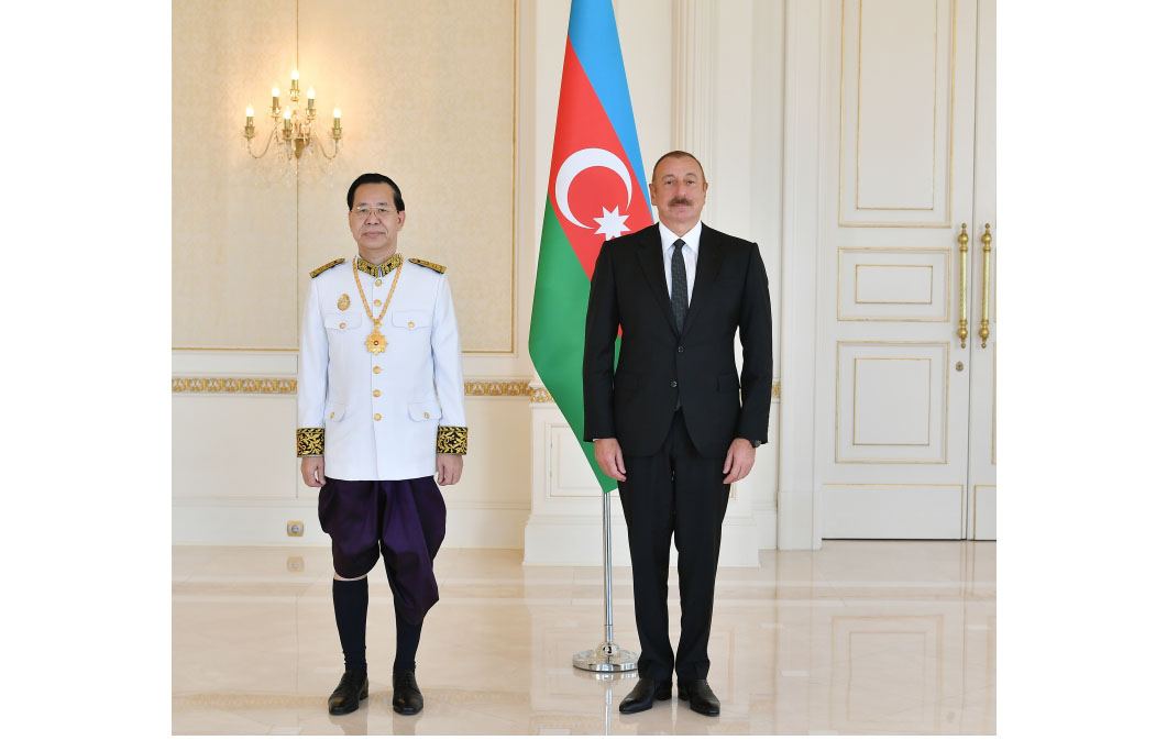 Президент Ильхам Алиев принял верительные грамоты новоназначенного посла Камбоджи (ФОТОВИДЕО)