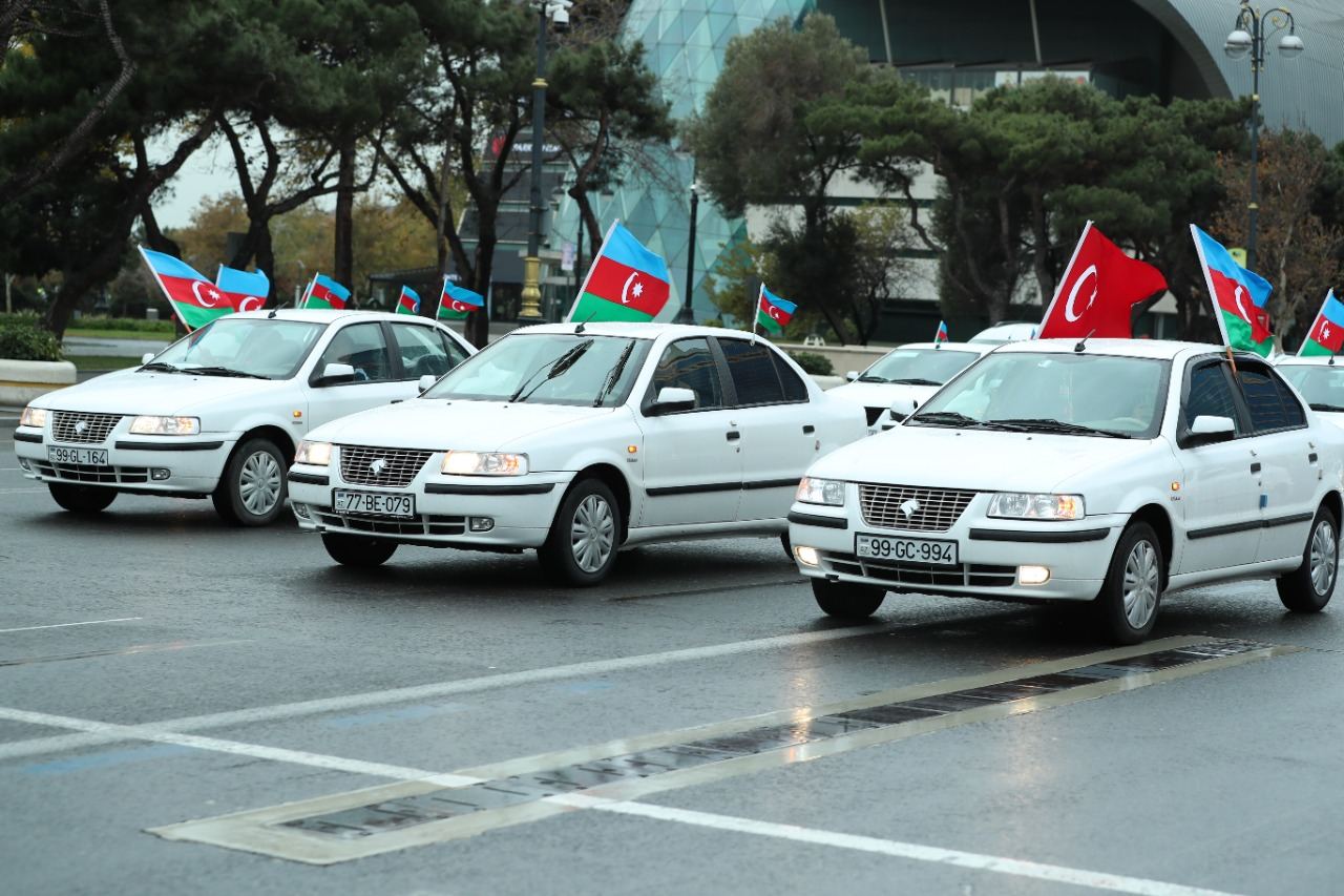 В Баку организован автопробег Победы (ФОТО)