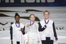 В Баку состоялась церемония награждения победителей и призеров Всемирных соревнований среди возрастных групп по прыжкам на батуте и тамблингу (ФОТО)
