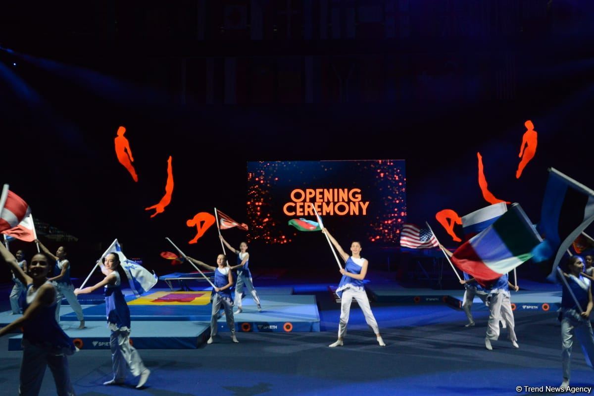 В Баку состоялась торжественная церемония открытия Всемирных соревнований среди возрастных групп по прыжкам на батуте и тамблингу (ФОТО)
