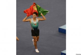 Спортсмен из Португалии занял первое место в индивидуальных прыжках на батуте в ходе Всемирных соревнований среди возрастных групп в Баку (ФОТО)