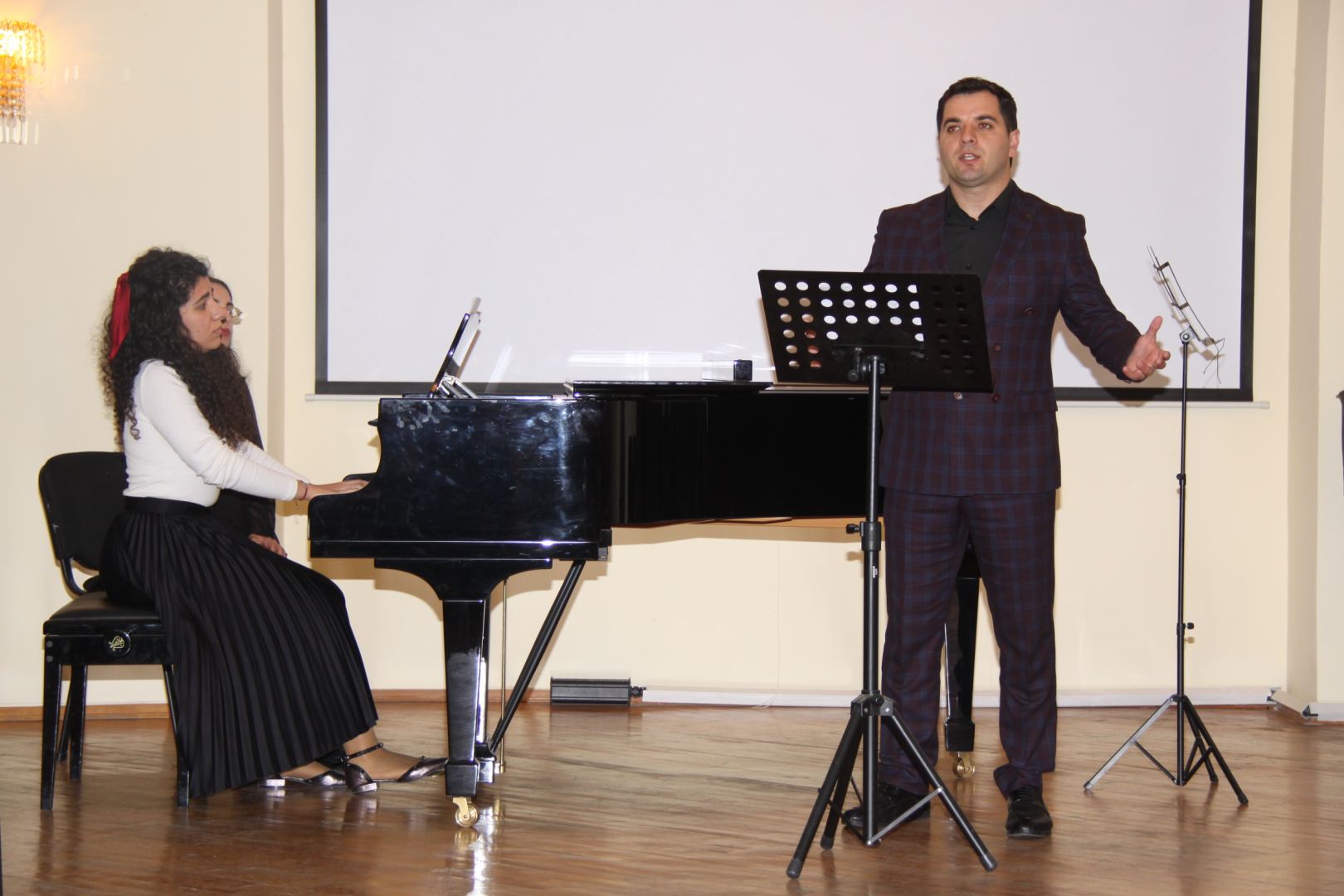Победители конкурсов в честь Года Низами Гянджеви выступили с концертом (ФОТО)