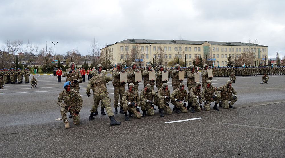 Министр обороны Азербайджана посетил новую воинскую часть коммандос (ФОТО/ВИДЕО)