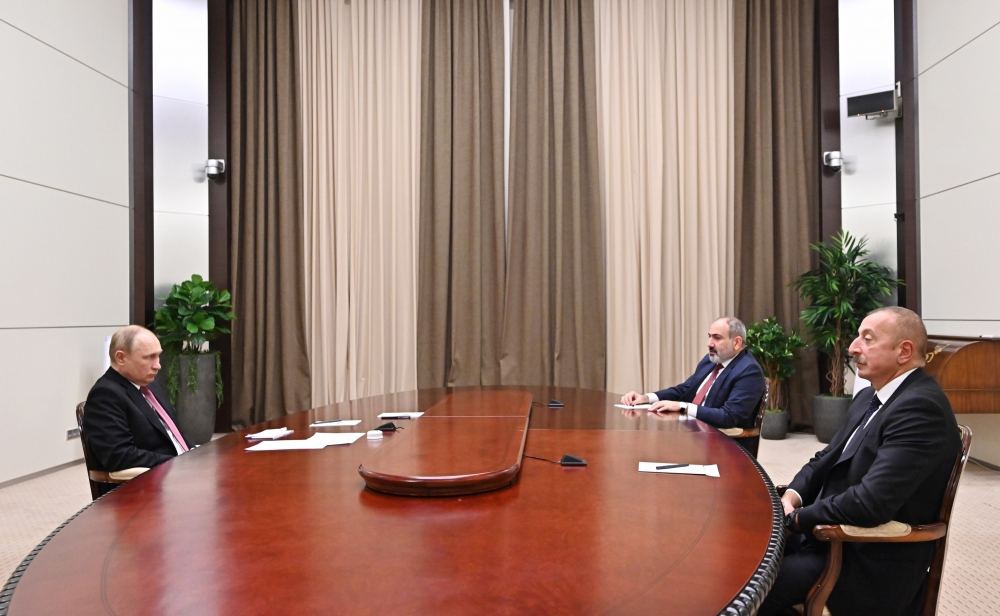 В Сочи состоялась трехсторонняя встреча между Президентом России Владимиром Путиным, Президентом Азербайджана Ильхамом Алиевым и премьер-министром Армении Николом Пашиняном (ФОТО/ВИДЕО)