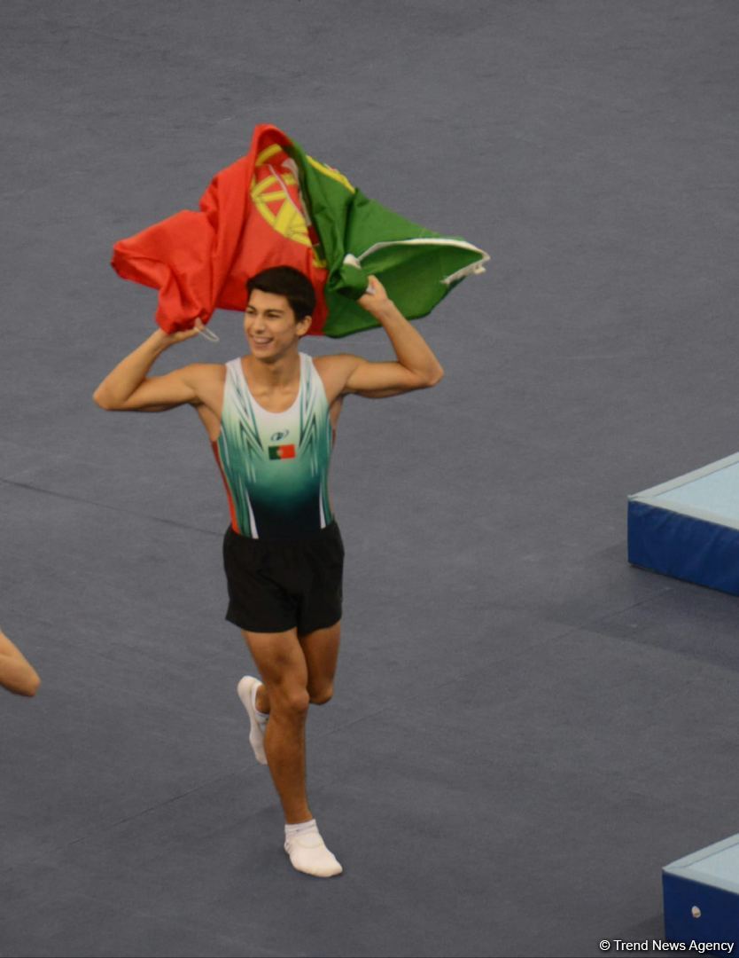 Спортсмен из Португалии занял первое место в индивидуальных прыжках на батуте в ходе Всемирных соревнований среди возрастных групп в Баку (ФОТО) - Gallery Image
