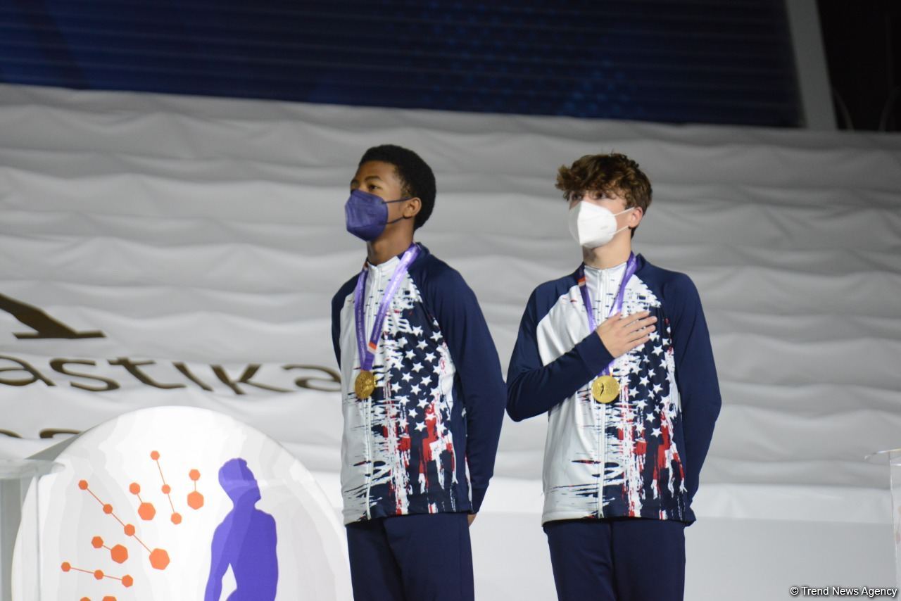 В Баку состоялась церемония награждения победителей второго дня Всемирных соревнований среди возрастных групп по прыжкам на батуте и тамблингу (ФОТО)