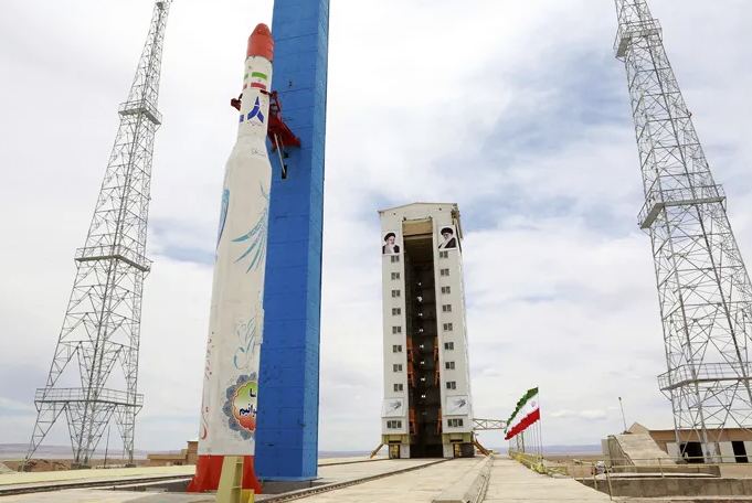 Iran eyes developing national space industry