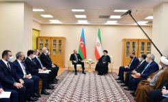 Состоялась встреча Президента Ильхама Алиева с Президентом Ирана Сейедом Эбрахимом Раиси (ФОТО/ВИДЕО) - Gallery Thumbnail