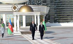 Президент Ильхам Алиев прибыл с визитом в Туркменистан (ФОТО/ВИДЕО)