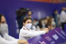 Лучшие моменты заключительного дня Всемирных соревнований среди возрастных групп по прыжкам на батуте и тамблингу в Баку (ФОТО)