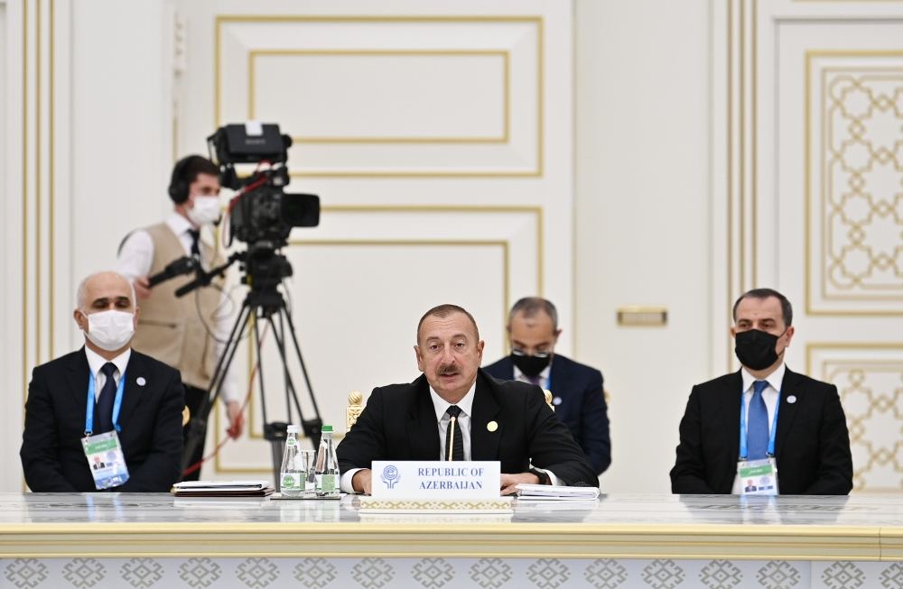 Президент Ильхам Алиев: Уверен, что страны-члены ОЭС будут пользоваться  Зангезурским коридором