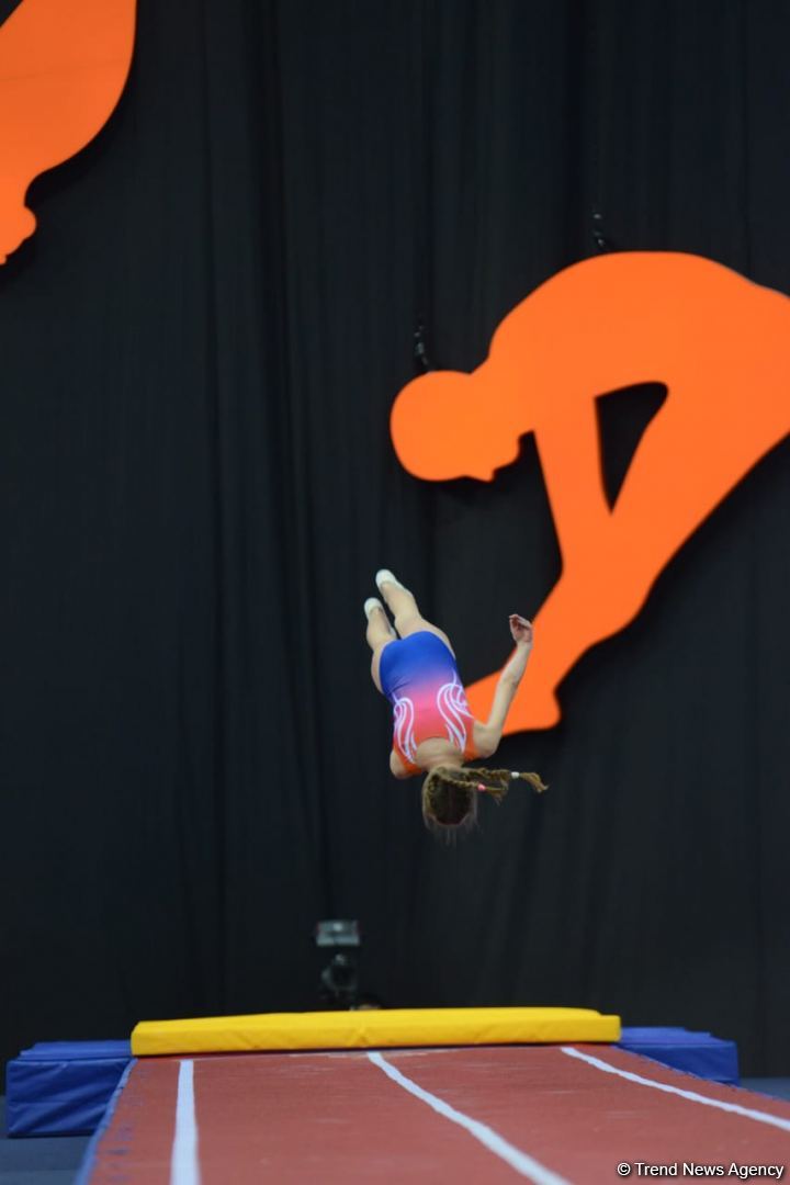 Bakıda batut gimnastikası və tamblinq üzrə Dünya Yaş Qrupu Yarışlarının final gününün ən yaxşı anları (FOTO)