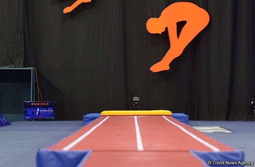 Всемирные соревнования среди возрастных групп в Баку - определились финалисты в прыжках на акробатической дорожке у мужчин