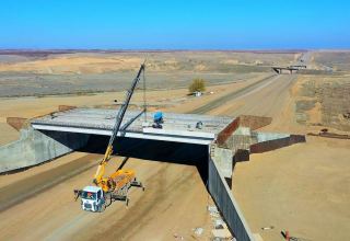 Azerbaijan talks construction, restoration of roads in liberated areas