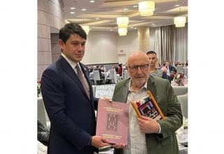 Глава Госкомитета по работе с диаспорой встретился в США с еврейским писателем азербайджанского происхождения