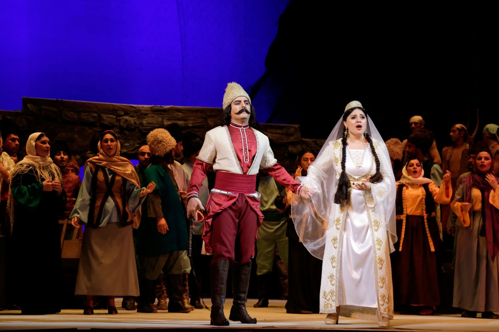 Настоящие кони в роли актеров - на театральной сцене Баку! Любовь, борьба, свобода… (ВИДЕО, ФОТО)