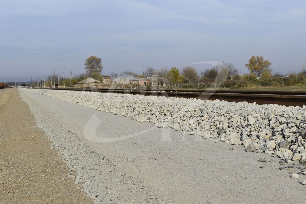 Zəngəzur dəhlizinin tərkib hissəsi olan   dəmir yolu xətti yenidən qurulur (FOTO)