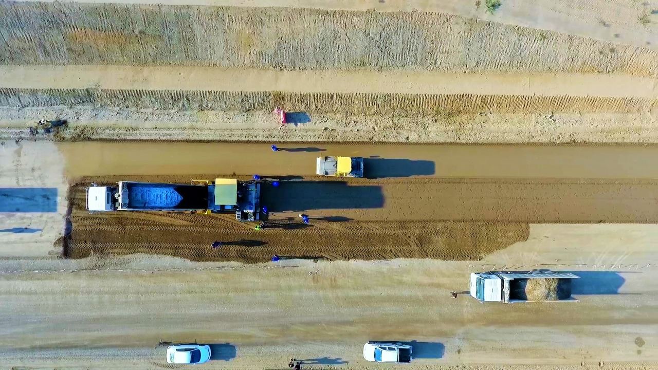 Началась укладка асфальтобетонного покрытия на дороге Шюкюрбейли-Джебраил-Гадрут (ФОТО) - Gallery Image