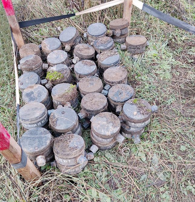 На тертер-геранбойском направлении обнаружено и обезврежено 638 мин - минобороны Азербайджана (ФОТО) - Gallery Image