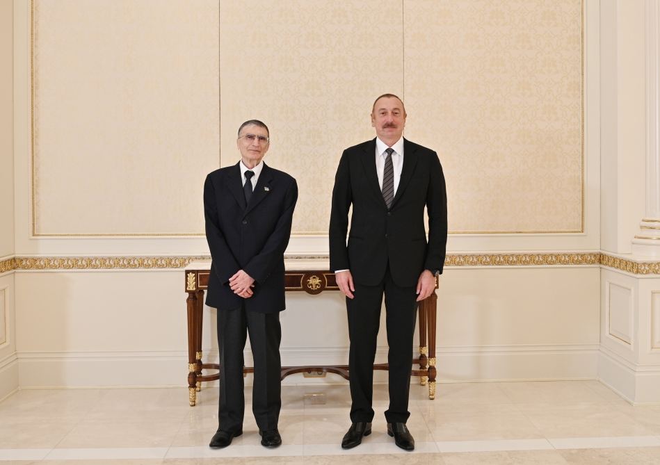 Президент Ильхам Алиев принял всемирно известного ученого Азиза Санжара (ФОТО/ВИДЕО) - Gallery Image