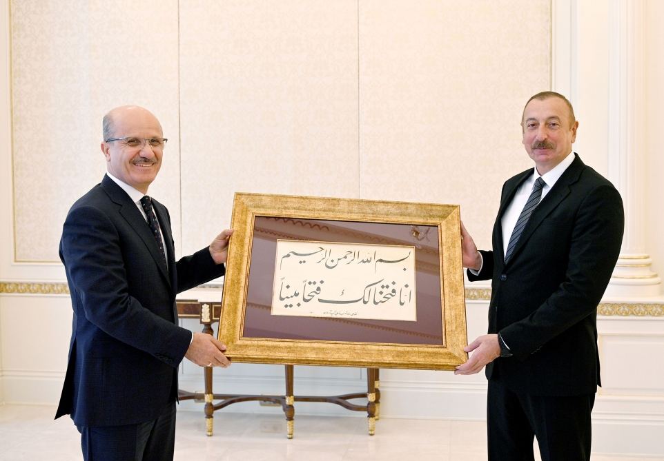 Президент Ильхам Алиев принял председателя Совета высшего образования Турции (ФОТО/ВИДЕО) - Gallery Image