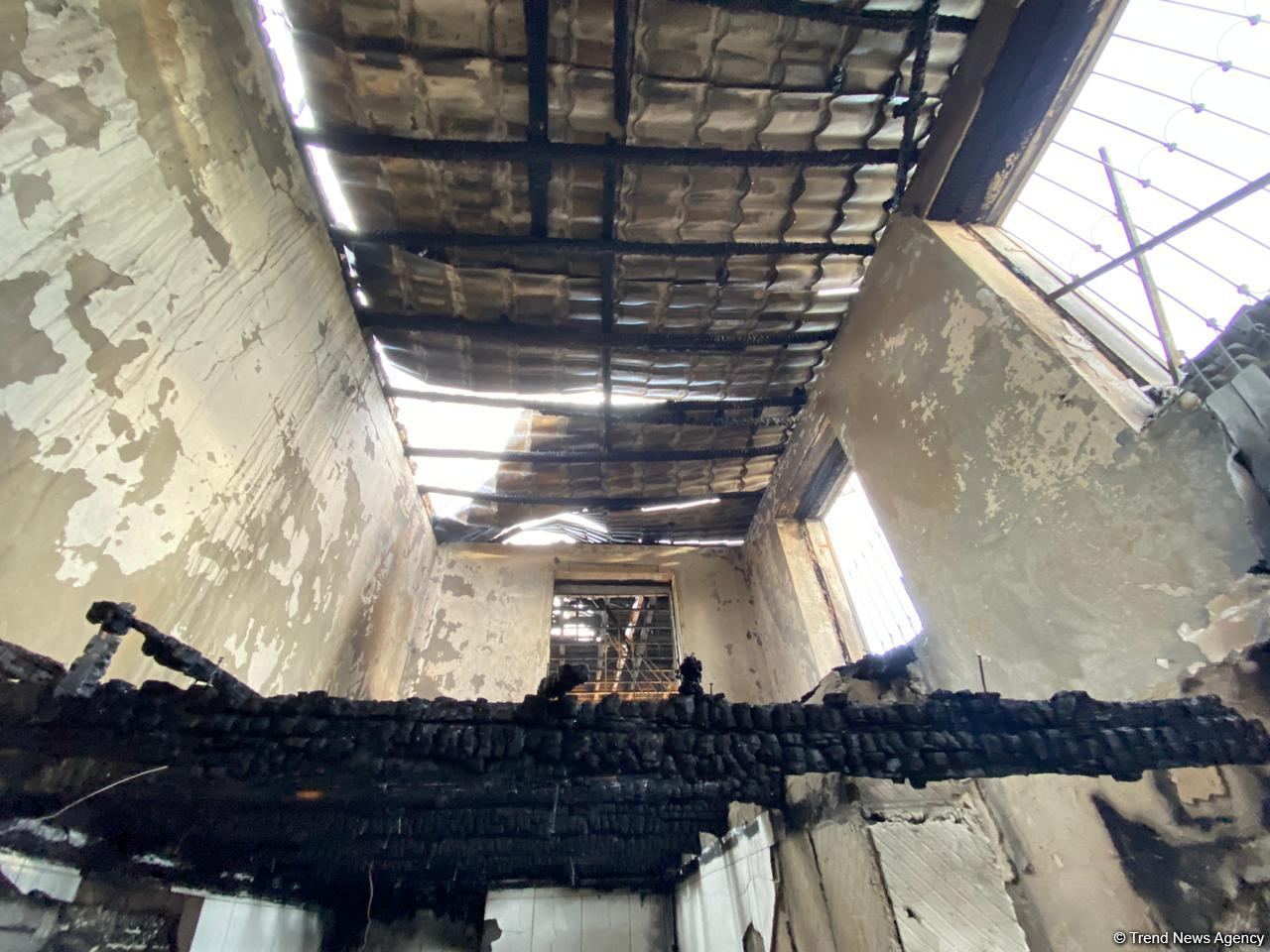 В пожаре в Агджебеди сгорели три члена одной семьи (ФОТО) - Gallery Image