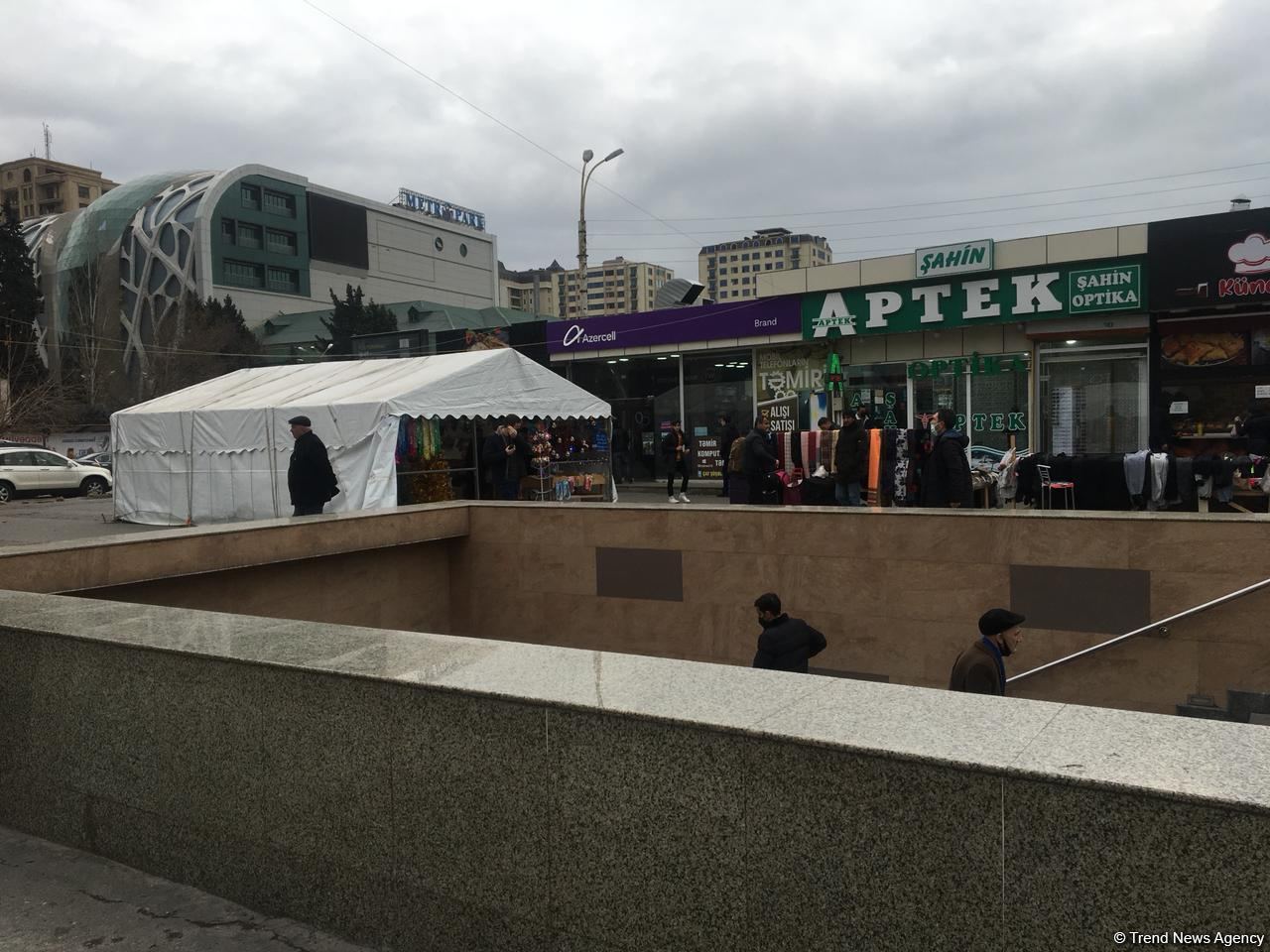 В Баку устанавливаются палатки для предновогодней торговли (ФОТО) - Gallery Image