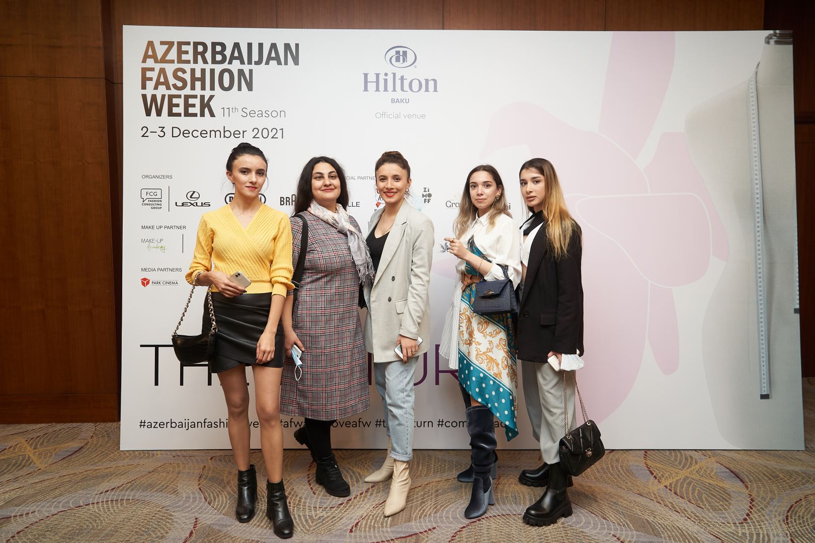 Azerbaijan Fashion Week  - вечерние и свадебные платья, харыбюльбюль, эклектика, ready-to-wear…  (ФОТО)