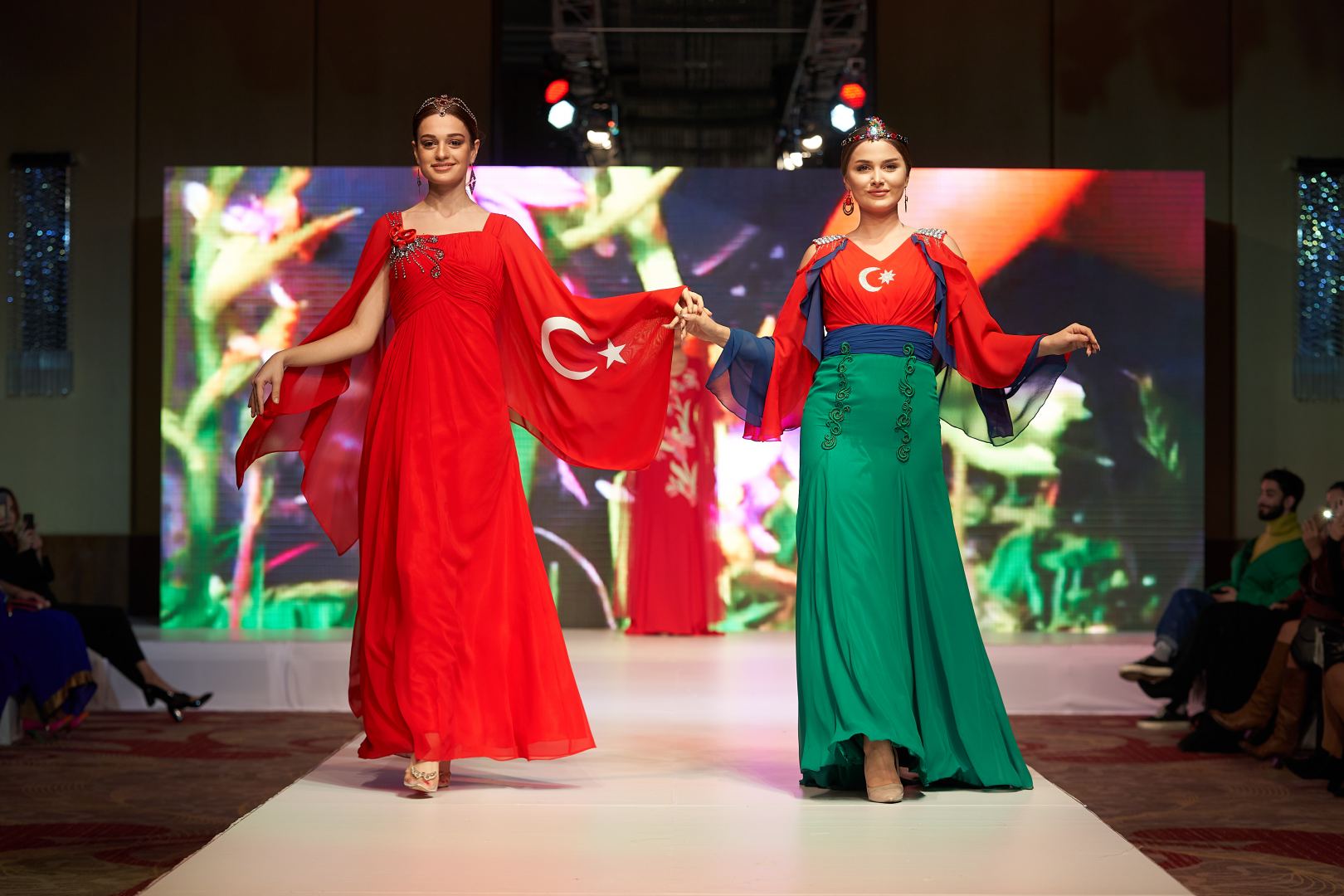 Azerbaijan Fashion Week  - вечерние и свадебные платья, харыбюльбюль, эклектика, ready-to-wear…  (ФОТО)