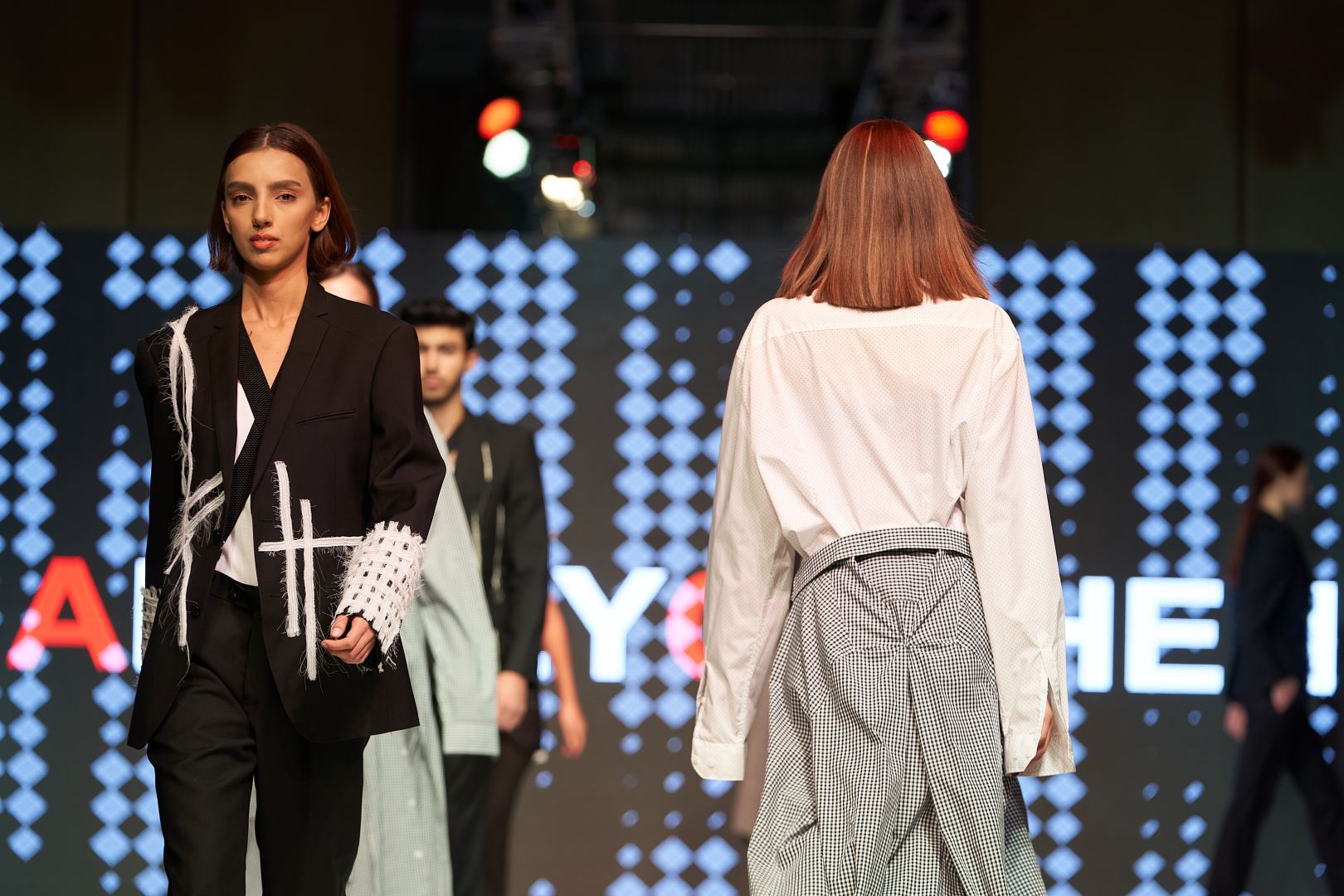 Azerbaijan Fashion Week  - вечерние и свадебные платья, харыбюльбюль, эклектика, ready-to-wear…  (ФОТО)