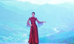 "Карабахская Принцесса" Фахрии Халафовой на Azerbaijan Fashion Week – впервые наряд с принтами харыбюльбюль,  образ Агабейим, розы…(ФОТО)