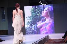 "Карабахская Принцесса" Фахрии Халафовой на Azerbaijan Fashion Week – впервые наряд с принтами харыбюльбюль,  образ Агабейим, розы…(ФОТО) - Gallery Thumbnail