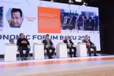 UNEC İqtisadi Forumu: Postpandemiya dövründə biznes transformasiyası (FOTO)