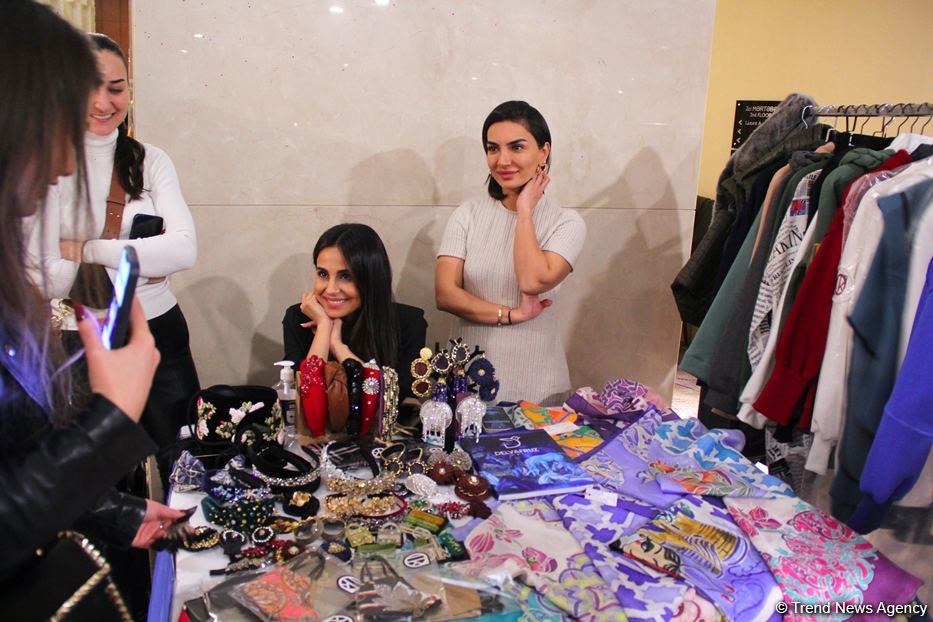 Открылась международная Азербайджанская Неделя моды, посвященная цветку Карабаха харыбюльбюль (ФОТО)