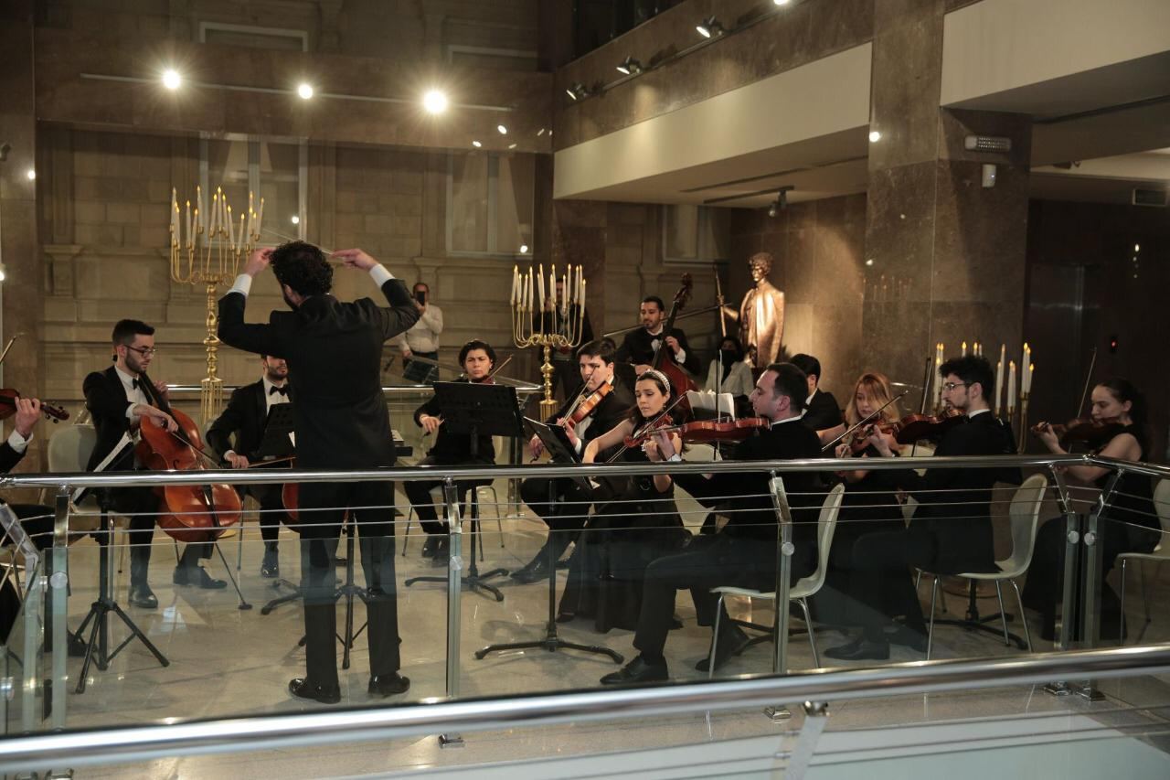 Виртуозность и артистичность: концерт Бакинского камерного оркестра (ФОТО) - Gallery Image