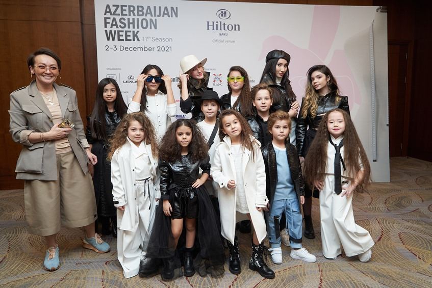 Азербайджанская Неделя моды – приветствие воина Древнего Рима, зимой босиком, коктейльные платья и кураж (ФОТО) - Gallery Image
