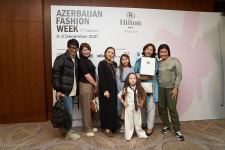 Азербайджанская Неделя моды – приветствие воина Древнего Рима, зимой босиком, коктейльные платья и кураж (ФОТО) - Gallery Thumbnail