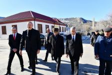 Президент Ильхам Алиев и Первая леди Мехрибан Алиева встретились с жителями поселка Гонагкенд (ФОТО/ВИДЕО) (версия 2) - Gallery Thumbnail