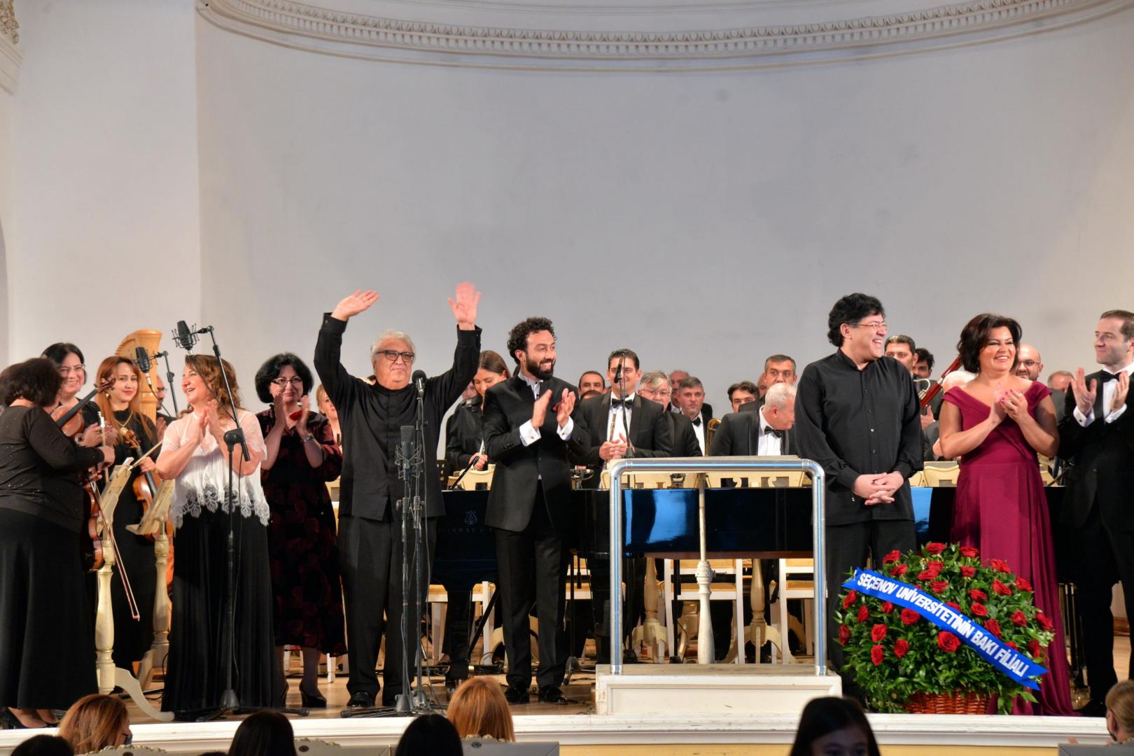 Зимний вечер в Баку озарен теплом великой классической музыки (ВИДЕО, ФОТО) - Gallery Image
