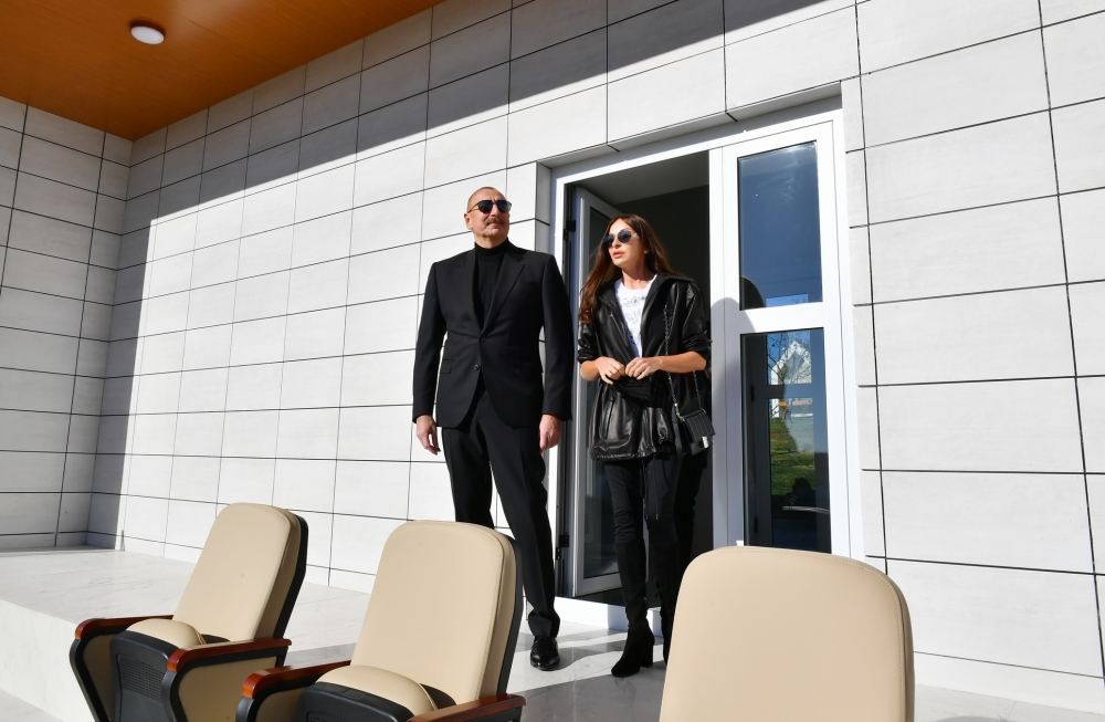 Президент Ильхам Алиев и Первая леди Мехрибан Алиева ознакомились с условиями, созданными в Губинском олимпийском спортивном комплексе (ФОТО/ВИДЕО) - Gallery Image