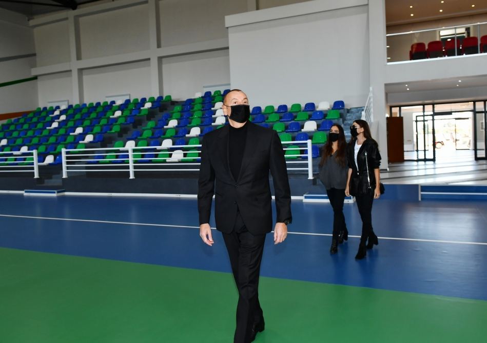 Президент Ильхам Алиев и Первая леди Мехрибан Алиева ознакомились с условиями, созданными в Губинском олимпийском спортивном комплексе (ФОТО/ВИДЕО) - Gallery Image