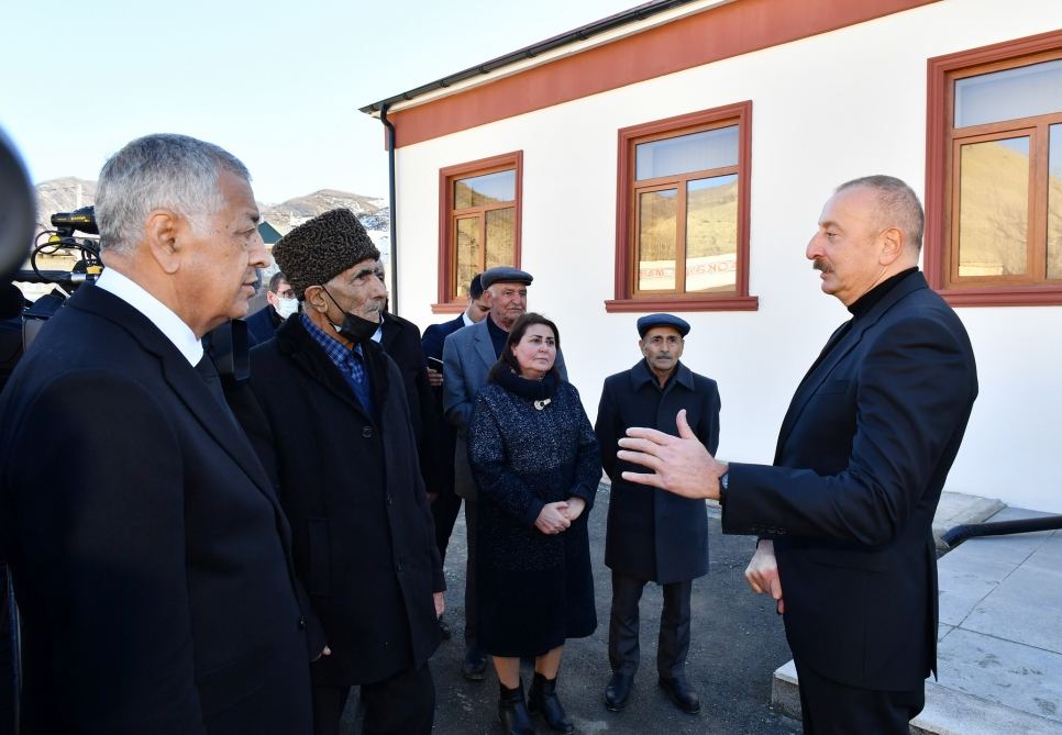 President Ilham Aliyev, First Lady Mehriban Aliyeva meet with residents of Gonagkand settlement (PHOTO/VIDEO)