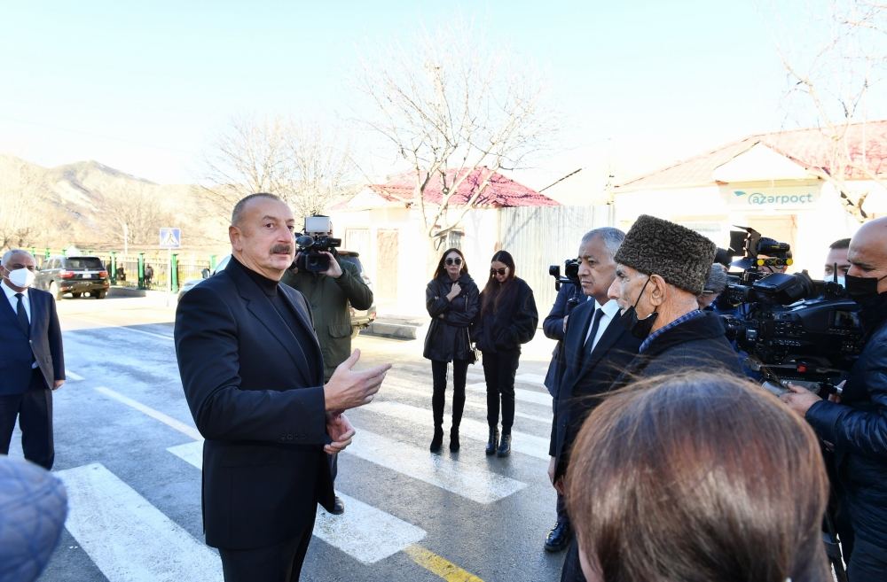 President Ilham Aliyev, First Lady Mehriban Aliyeva meet with residents of Gonagkand settlement (PHOTO/VIDEO)