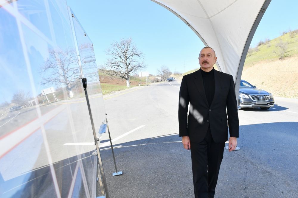 Президент Ильхам Алиев принял участие в открытии автодороги Губа-Гонагкенд (ФОТО/ВИДЕО) - Gallery Image