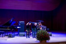 В Центре Гейдара Алиева прошел феерический вечер джаза трио Авишая Коэна (ФОТО/ВИДЕО)