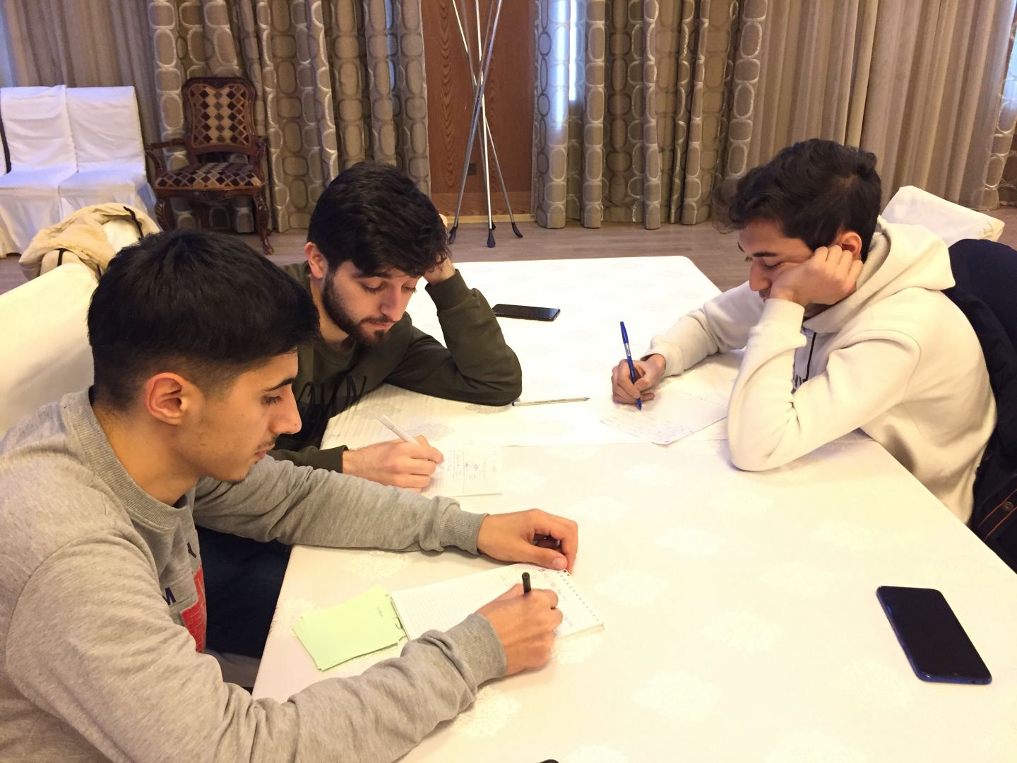 В Баку определились победители отборочного тура XI Кубка вызова по игре "Что? Где? Когда?"  (ФОТО) - Gallery Image