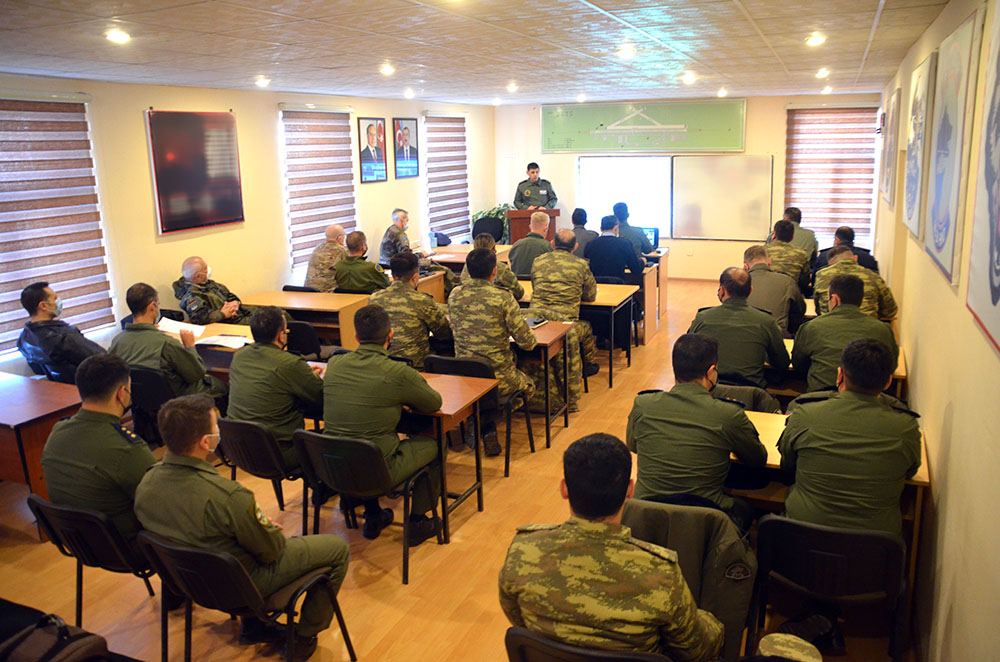 Стартовал учебный курс с участием военнослужащих ВВС Азербайджана и мобильной тренинговой группы НАТО (ФОТО) - Gallery Image