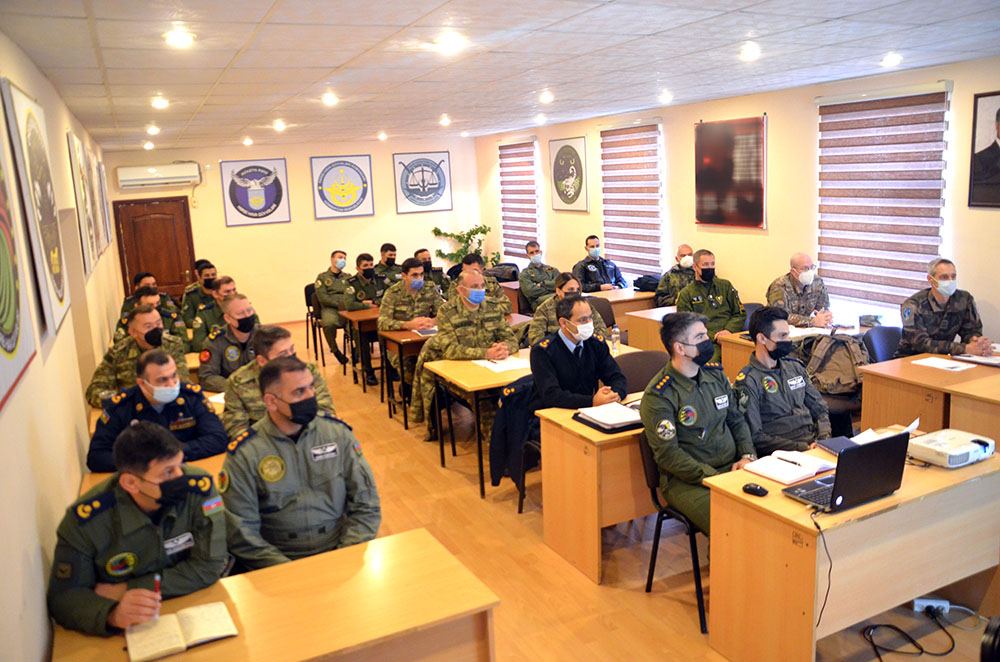 Стартовал учебный курс с участием военнослужащих ВВС Азербайджана и мобильной тренинговой группы НАТО (ФОТО) - Gallery Image