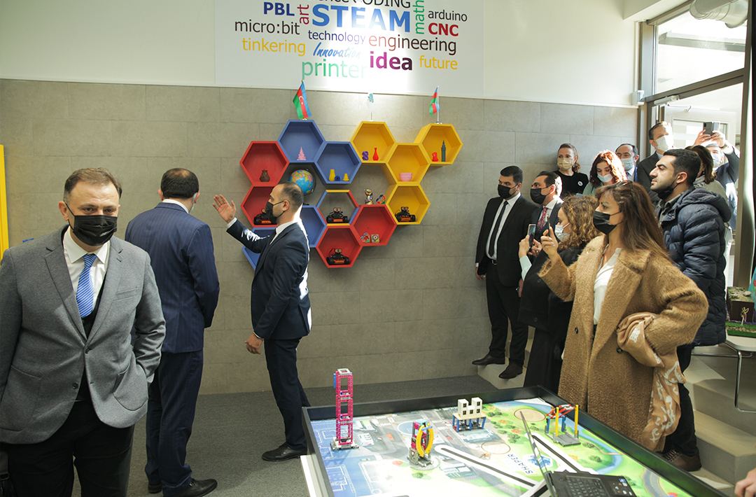 В динамично развивающемся Современном Образовательном Комплексе имени Гейдара Алиева состоялось открытие центра STEAM (ФОТО/ВИДЕО) - Gallery Image