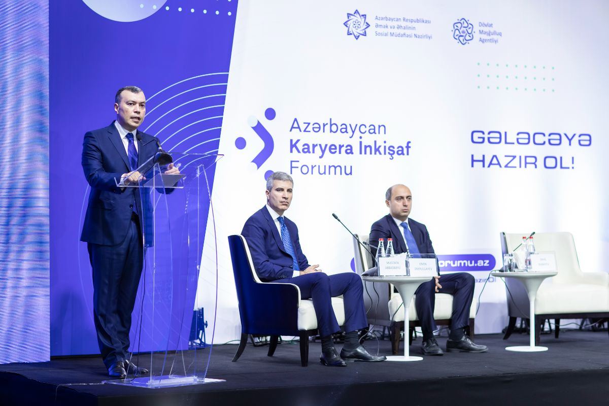 Azərbaycan Karyera İnkişaf Forumu başlayıb (FOTO) - Gallery Image